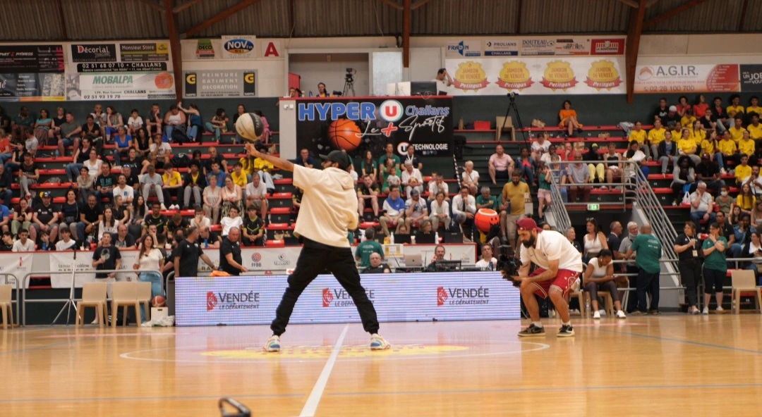 Spectacle freestyle basket La Félicità restaurant Europe